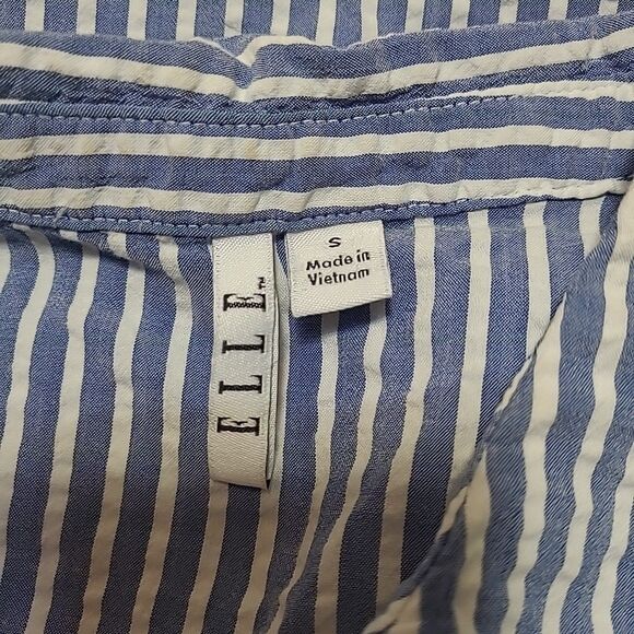 Elle Sleeveless Button Up Top Womens Size Small Blue White Stripe Ruffle - Picture 5 of 9